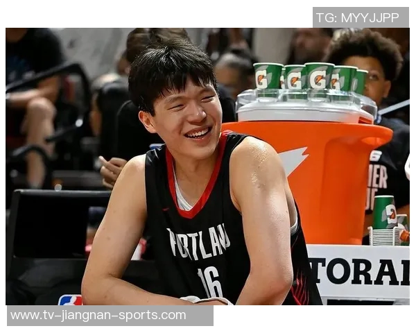 美媒体人点评杨瀚森身体素质不足新秀约基奇展现更强上篮能力与稳定性